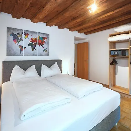 Basic Downtown Apartament *